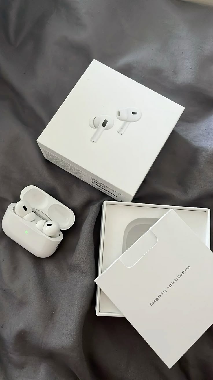 Apple AirPods Pro (2nd Gen) with MagSafe Charging Case – Enhanced Noise Cancellation & USB-C/MagSafe